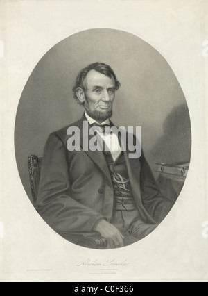 Abraham Lincoln, half-length portrait, assis, en face légèrement à droite 1865 Banque D'Images