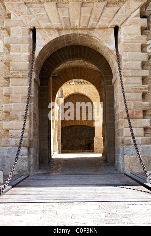 Pont-levis dans la fortification. Ibiza. L'Espagne. Banque D'Images