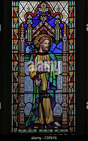 Un vitrail représentant l'apôtre Jude Thaddée, ou de bataille, église, Shropshire Banque D'Images