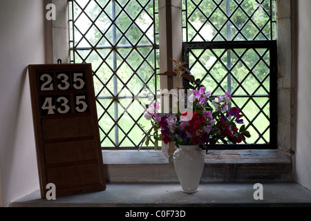 Intérieur de l'église du village Banque D'Images