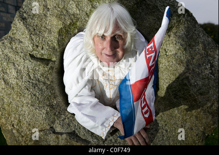 Cornish Druid Ed Prynn 'prier' pour l'Angleterre football succès à son domicile de St Merryn, Cornwall. Banque D'Images