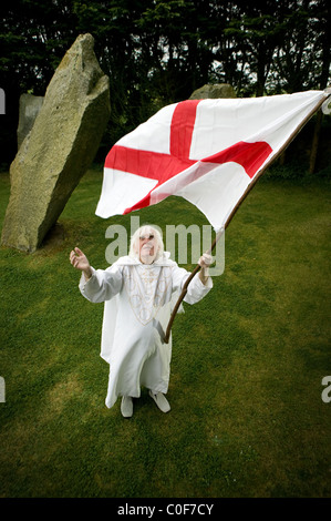 Cornish Druid Ed Prynn 'prier' pour l'Angleterre football succès à son domicile de St Merryn, Cornwall. Banque D'Images