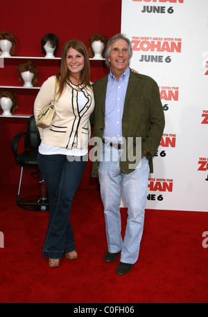 Henry Winkler et femme Stacey Weitzman première mondiale de 'You Don't Mess with Zohan" au Grauman's Chinese Theatre de Los Angeles, Banque D'Images