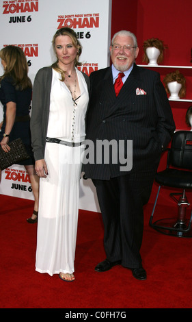 Lucy Lawless et Richard Griffiths première mondiale de 'You Don't Mess with Zohan" au Grauman's Chinese Theatre de Los Angeles, Banque D'Images