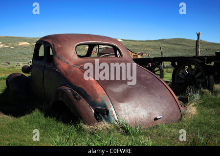 Vieille voiture rouille Bodie State Park Ghost Town Californie Banque D'Images