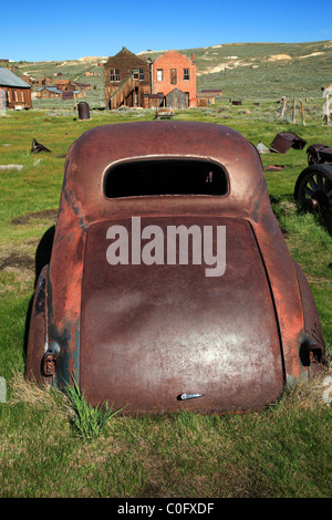 Vieille voiture rouille Bodie State Park Ghost Town Banque D'Images