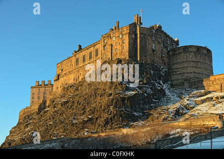 Le Château d'Édimbourg, Écosse, Royaume-Uni, attraper la fin de l'hiver, la luminosité de l'après-midi Banque D'Images