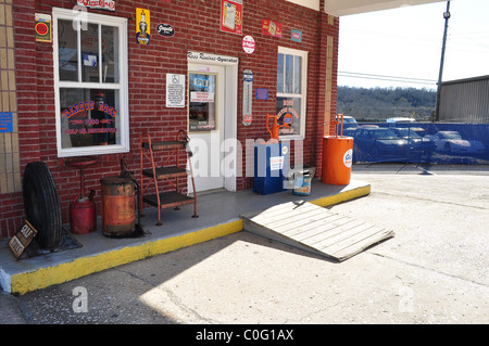 Vintage gas station à Tazewell, TN. Banque D'Images