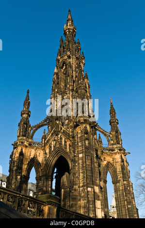 Dh Walter Scott monument Princes Street Gardens Edinburgh Sir Walter Scott monument mémorial à l'Est des jardins de Princes Street Banque D'Images