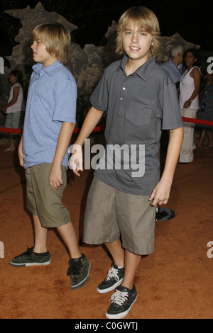 Dylan Sprouse et Cole Sprouse première mondiale de Disney Pixar Wall-E '' au Théâtre Grec de Los Angeles, Californie - Banque D'Images