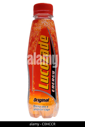 Bouteille de lucozade energy drink original sur fond blanc Banque D'Images