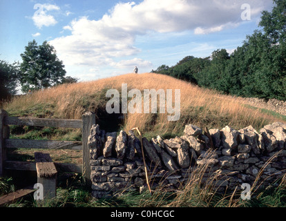 Belas Knap long barrow près de Winchcombe, Gloucestershire, Cotswolds, en Angleterre, Royaume-Uni, Europe Banque D'Images