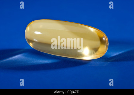Un supplément nutritionnel capsule d'huile de poisson. Banque D'Images