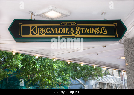 Kirkcaldie & Stains boutique sign, Lambton Quay, Wellington, Nouvelle-Zélande Banque D'Images