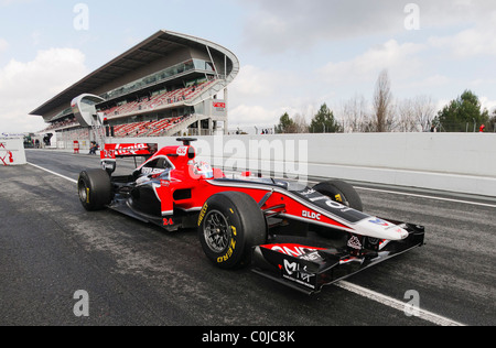 Timo Glock dans la Marussia Virgin MVR-02 voiture de course de Formule Un en février 2011 Banque D'Images