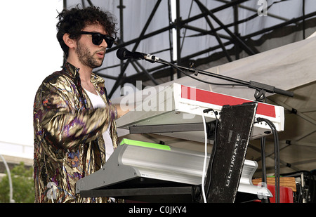 MGMT live au Jelly NYC Pool Party au McCarren Park Pool à Greenpoint Brooklyn New York City, USA - 27.07.08 Banque D'Images