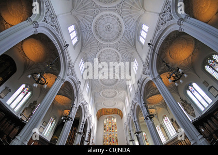 Londres, Angleterre, Royaume-Uni. Eglise St Mary Aldermary (Sir Christopher Wren, 1679-1704) sur Watling Street. L'intérieur. Banque D'Images