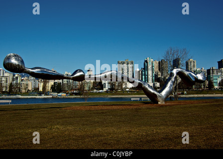 L'eau de congélation # 7 acier inoxydable grande sculpture métal artiste chinois Ren Jun Vancouver Vanier Park Banque D'Images