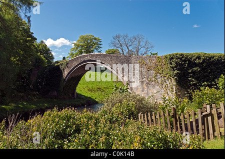 Cité médiévale Brig O'Doon au Burns National Heritage Park à Alloway Ecosse enjambant la rivière Doon Banque D'Images