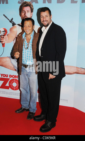 Adam Sandler et Rob Schneider à l'Irish Premiere de 'Vous ne salissez pas avec le Zohan', à la Savoie le Dublin, Irlande - Banque D'Images