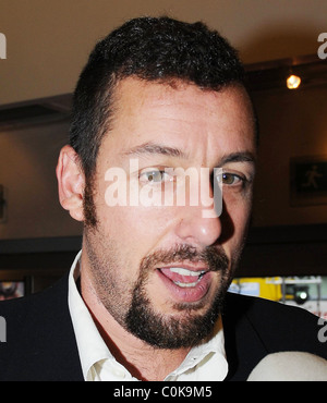 Adam Sandler lors de la première mondiale d'Irlandais 'Vous ne salissez pas avec le Zohan', à la Savoie le Dublin, Irlande - 30.07.08. ** ** Banque D'Images