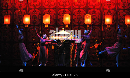 Le Ballet national de Chine effectuer 'élever la lanterne rouge" au Royal Opera House, Londres, Angleterre- 01.08.08 Banque D'Images