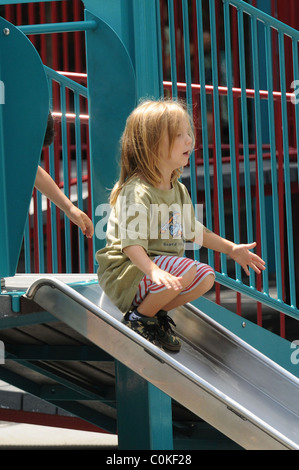 Kate Hudson prend son fils Ryder Robinson à l'aire de la ville de New York, USA - 03.08.08 Banque D'Images