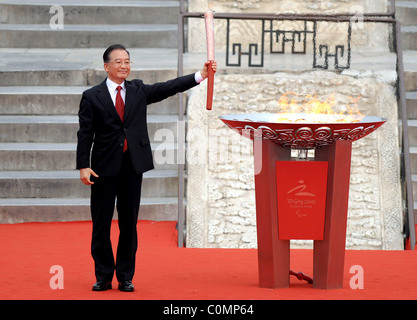 Le Premier ministre Wen Jiabao de la Chine aux Jeux paralympiques de 2008 à Beijing et l'éclairage de la flamme olympique Relais de la cérémonie qui a eu lieu au Temple du Ciel Banque D'Images