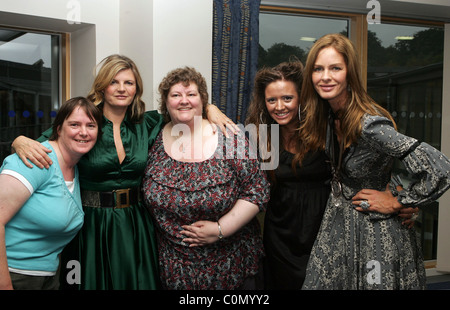 Susannah Constantine, un orateur de motivation Leanne Grose Trinny Woodall, et les patients Trinny et Susannah visiter la princesse Banque D'Images