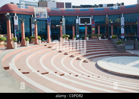 Façade d'un centre commercial, Ansal Plaza, New Delhi, Inde Banque D'Images