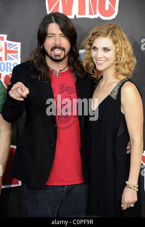 Dave Grohl des Foo Fighters avec son épouse Jordyn Blum 2008 VH1 Rock rend hommage à honorer les qui à l'UCLA's Pauley Pavilion - Arrivées Banque D'Images