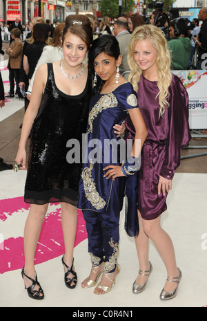 Georgia Groome, Manjeeven Grewal et Georgia Henshaw au UK film première de ''Angus, Thongs et pelles parfaite' tenu à Banque D'Images