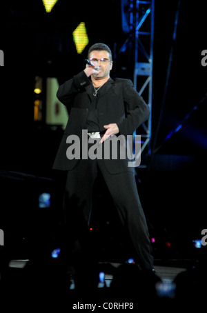 George Michael fait vivre au Zayed Sports City Stadium Abu Dhabi, Émirats Arabes Unis - 01.12.08 ** ** Joe Maher Banque D'Images