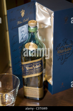 Johnnie Walker Blue Label atmosphère maison de vacances salon gravure fête de lancement qui a eu lieu au village de Merrick Park Coral Gables, Banque D'Images