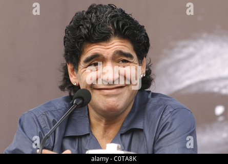 Gestionnaire de l'Argentine Diego Maradona est l'hôte d'une conférence de presse au cours de sa visite l'Inde Calcutta, Inde - 07.12.08 Banque D'Images