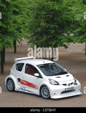 AYGO CRAZY' CONCEPT CAR Aygo Crazy est le parfait antidote à tous ceux concept-cars sauvages qui ressemblent beaucoup sur le stand montrent mais Banque D'Images