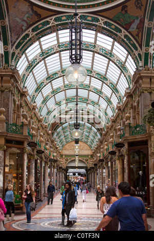 Arcade du comté de Leeds UK Banque D'Images