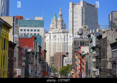 Avis de Chinatown et le bâtiment municipal dans le centre-ville de New York. 19 septembre, 2010. Banque D'Images