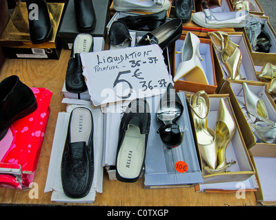 Paris, France, Shopping Shoes, marché aux puces de montreuil Chaussures pour femmes en vente Banque D'Images