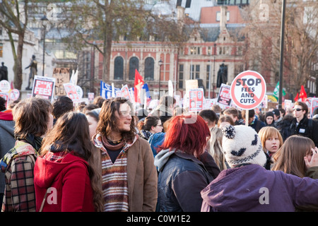 Manifestation des étudiants contre les frais de scolarité réduit de la place du Parlement, Londres, le 9 décembre 2010 Banque D'Images