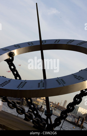 Abstract view of St Katharine's Dock London Cadran solaire Banque D'Images