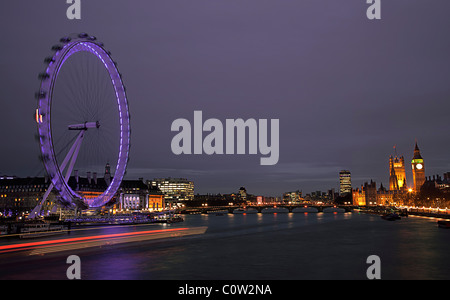 Célèbre London Eye, Big Ben et des chambres du Parlement dans la nuit Banque D'Images