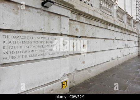 Preuve de l'Allemand moderne WW11 campagne de bombardement sur Londres. Vu ici en Exhibition Road, South Kensington, Londres, Angleterre. Banque D'Images