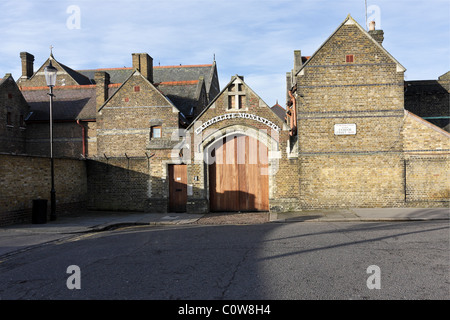 Monastère des Carmélites, c'est une vue de l'entrée principale du bâtiment dit à St Charles Square off Ladbroke Grove. Banque D'Images