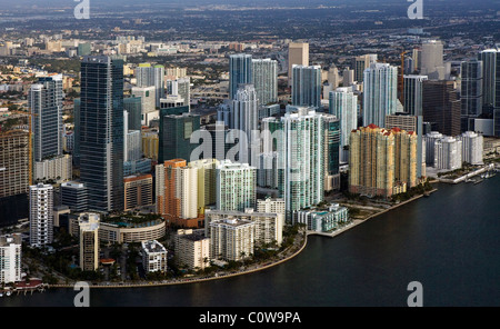Vue aérienne au-dessus du centre-ville de Miami en Floride Banque D'Images