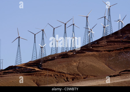 Ferme éolienne - limite ouest du désert de Mojave, en Californie. Banque D'Images