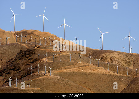 Ferme éolienne - limite ouest du désert de Mojave, en Californie. Banque D'Images