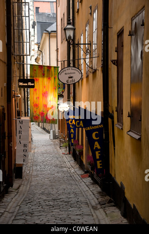 Des signes de petites entreprises à Gamla Stan, Stockholm en Suède. Banque D'Images