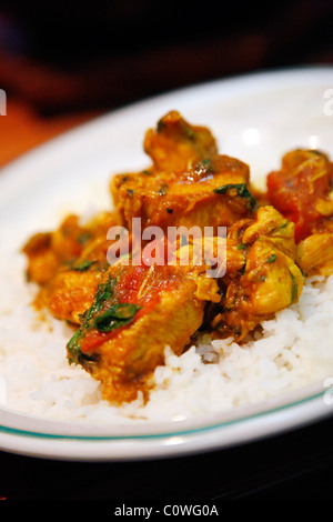 Poulet au curry balti plat à Al Frash restaurant dans le Triangle Balti. Birmingham, Angleterre, RU. Banque D'Images