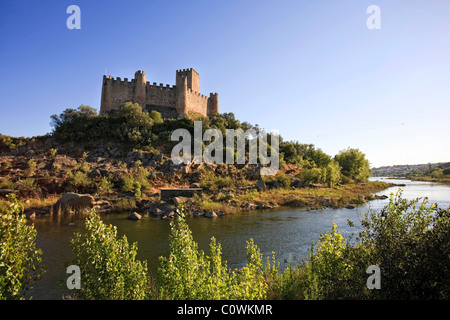 Almourol Castle, situé sur une île sur Rio Tejo, Province du Ribatejo, Portugal Banque D'Images